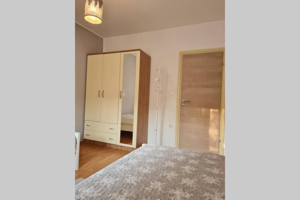 Apartment Zorika Near The Beach Πούλα Εξωτερικό φωτογραφία