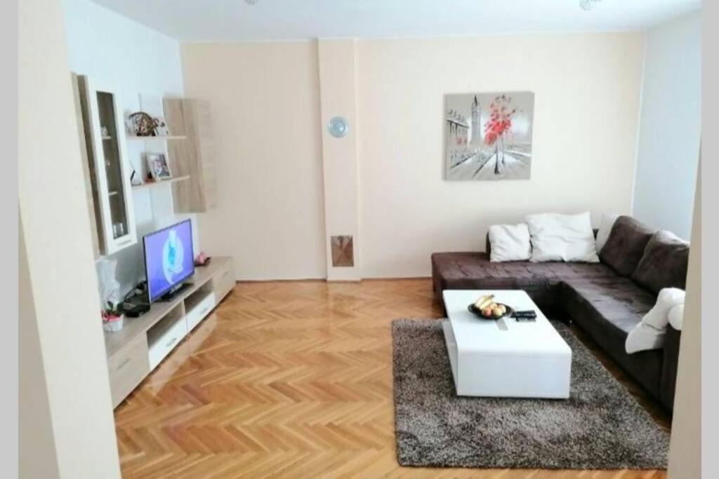 Apartment Zorika Near The Beach Πούλα Εξωτερικό φωτογραφία