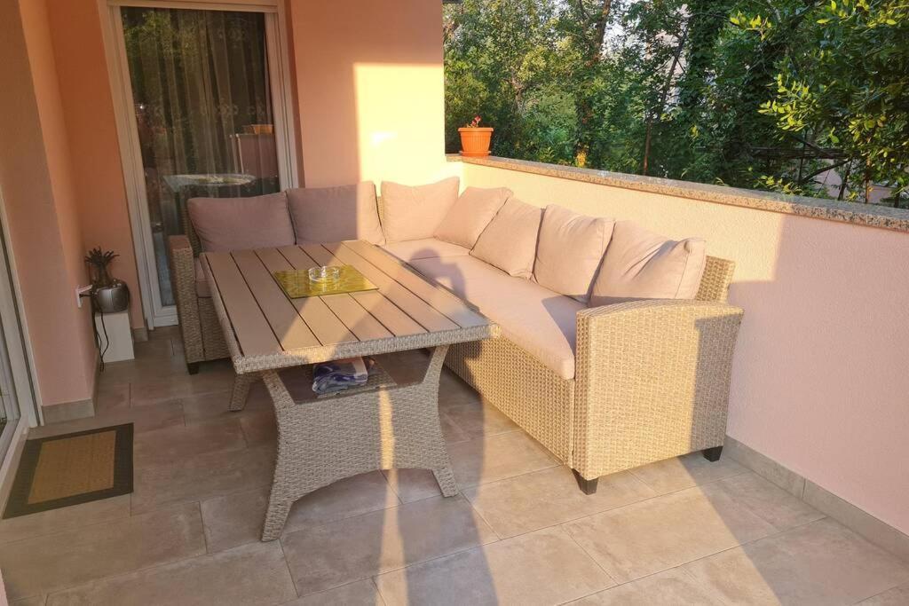Apartment Zorika Near The Beach Πούλα Εξωτερικό φωτογραφία
